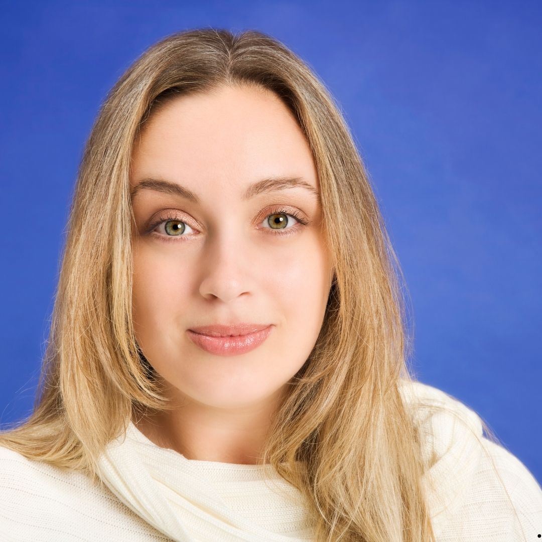 <em>Elif Y.</em>